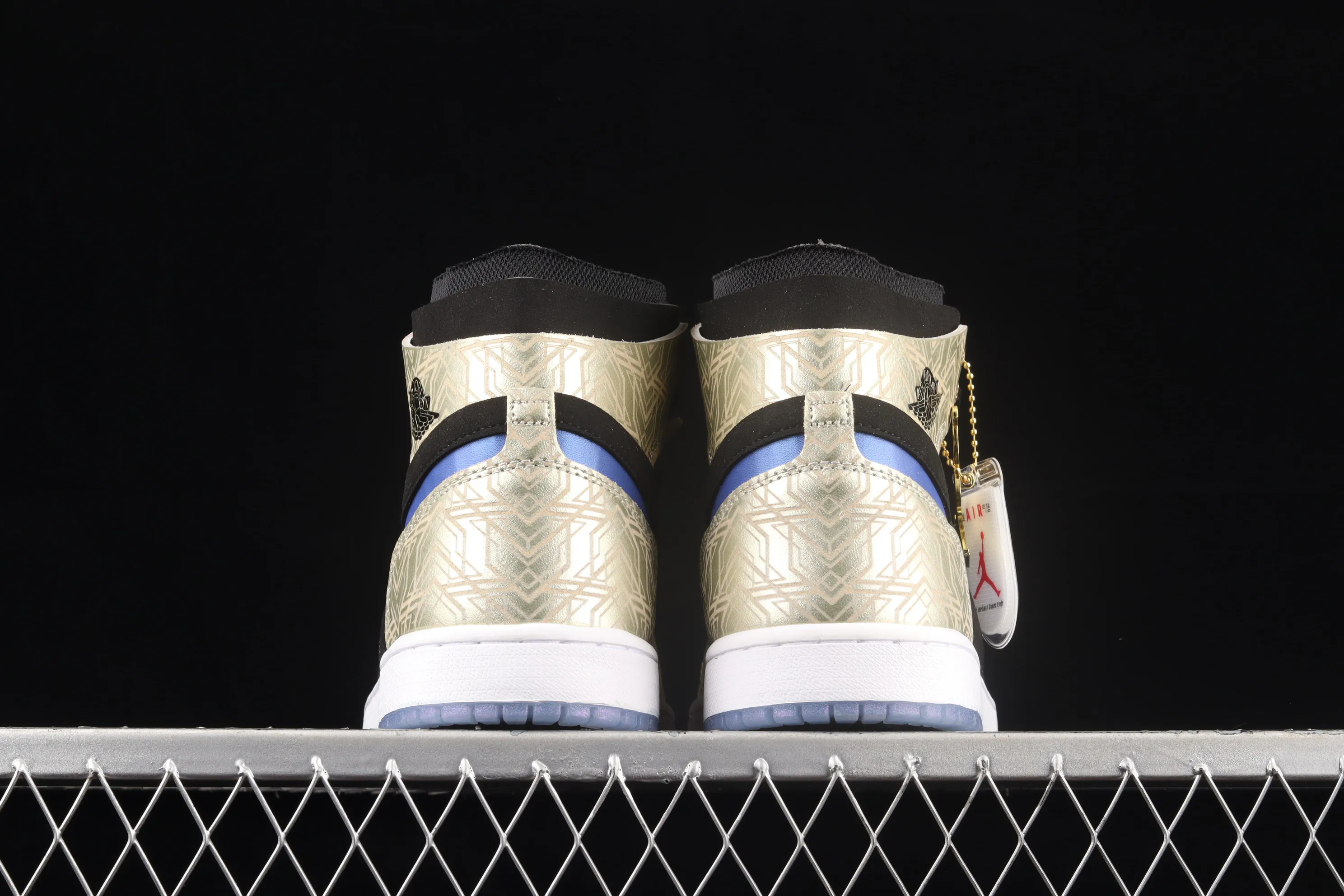 All categories Air Jordan Jordan series basketball shoes Air Jordan 1 High Air Jordan 1 Zoom CMFT AJ1 Joe 1 black gold blue hook basketball shoes DQ0659-700